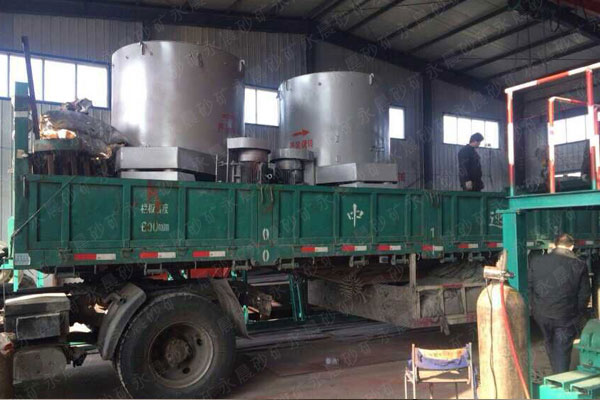 發(fā)往遼寧的80型的水套式離心機(圖1) 發(fā)往遼寧的80型的水套式離心機(圖1)